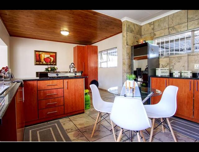 4 BEDROOM HOUSE FOR SALE IN MONTGOMERY PARK